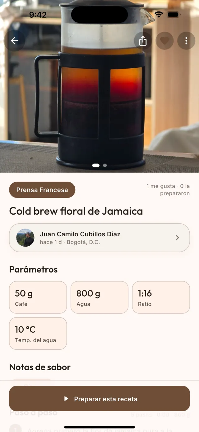 Receta de la comunidad en la app: cold brew floral de jamaica en prensa francesa, con sus parámetros y el botón para prepararla.